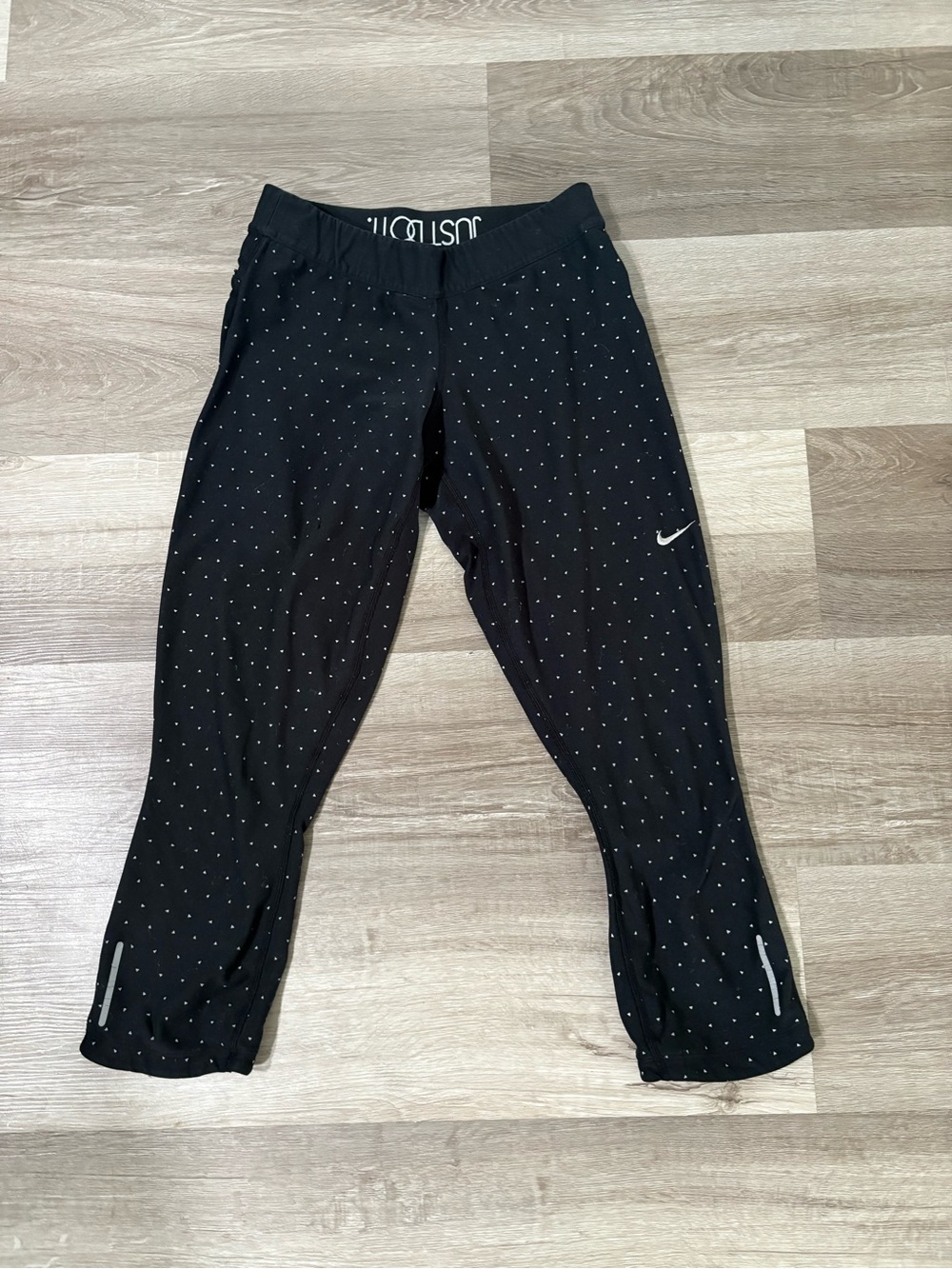 Nike Girls' Black Dotted Capri Leggings